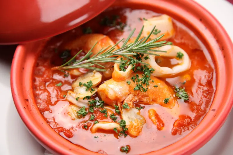 Quando un Sapore È un Abbraccio: Il Potere della Memoria Sensoriale nella Cucina Mediterranea